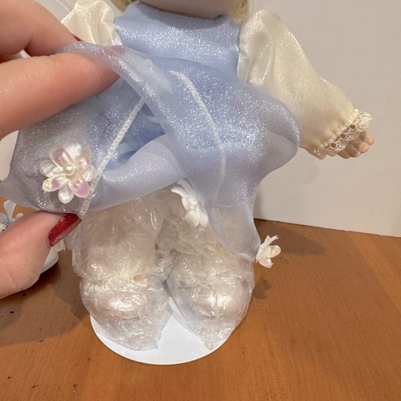 Precious Moments birthday angel doll on stand vintage - Picture 6 of 10